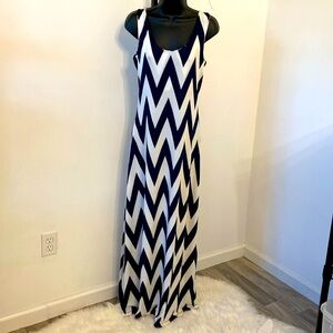 MT collection chevron maxi dress with back flower cut out Size Small